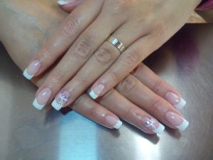 paznokcie french manicure